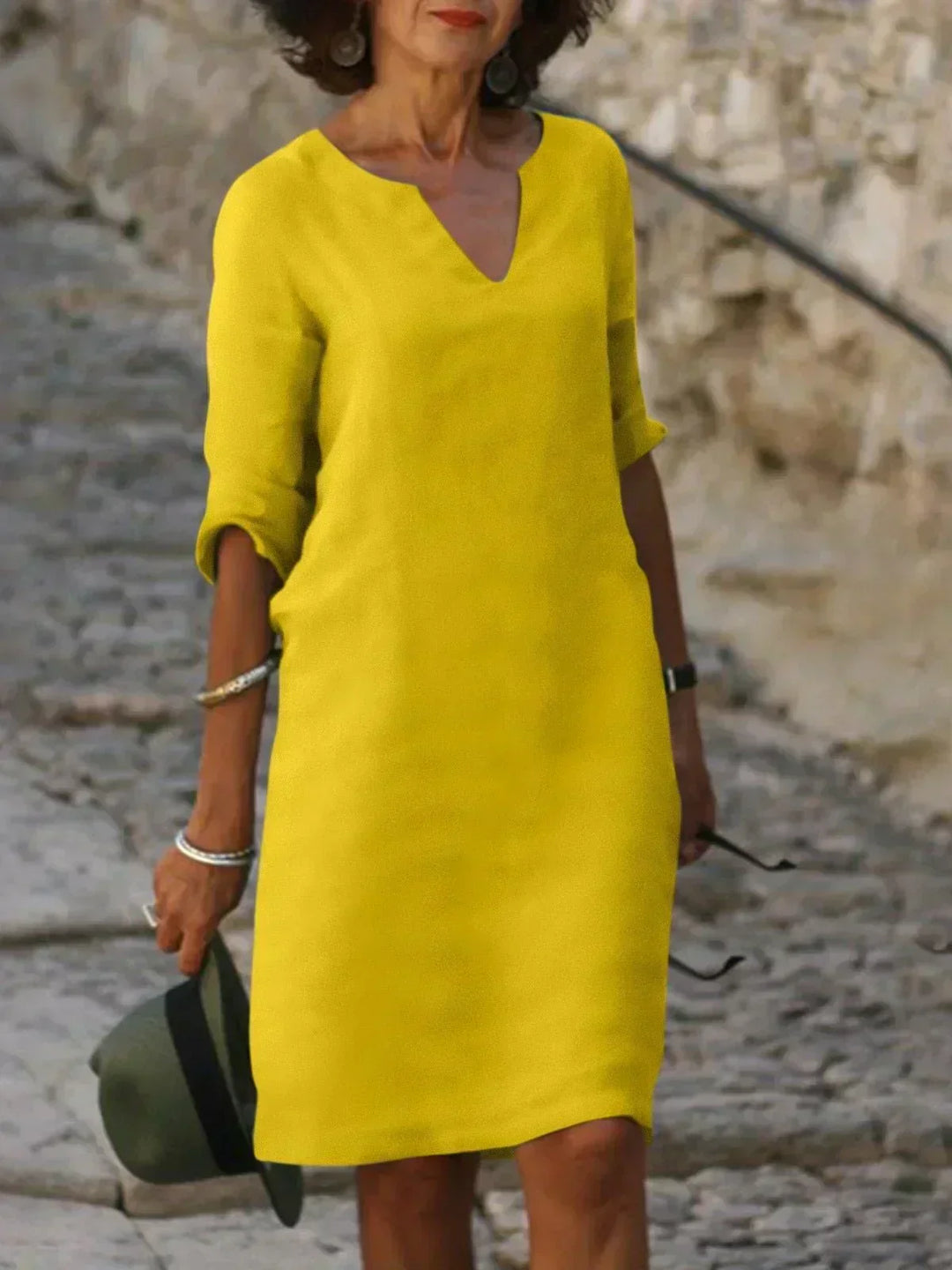 Emery – Elegant and Refined Tummy-Covering Dress